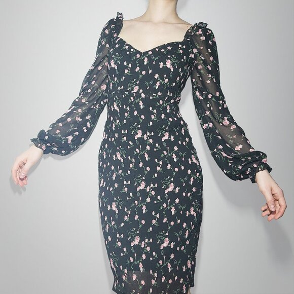 le chateau Dresses & Skirts - Le Chateau black dainty floral long bell-sleeved sweetheart bodycon midi dress